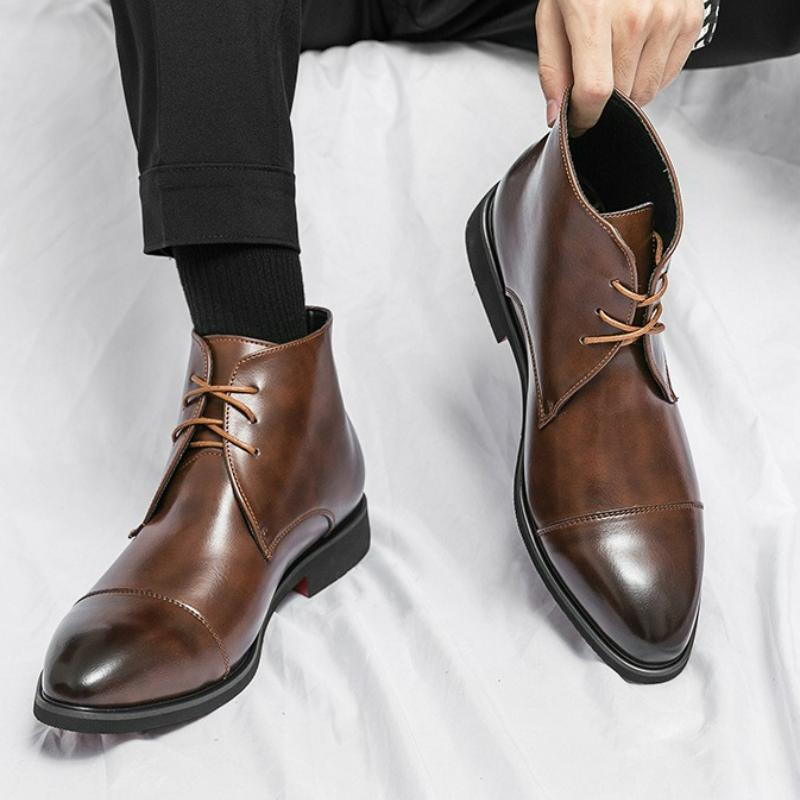 Stivali da Uomo Stringati Stivaletti alla Caviglia Punta Classica Appuntita Pelle Eleganti Stivali Alti Solidi Business Stivale Fatto a Mano Suola Rossa Scarpe da Uomo