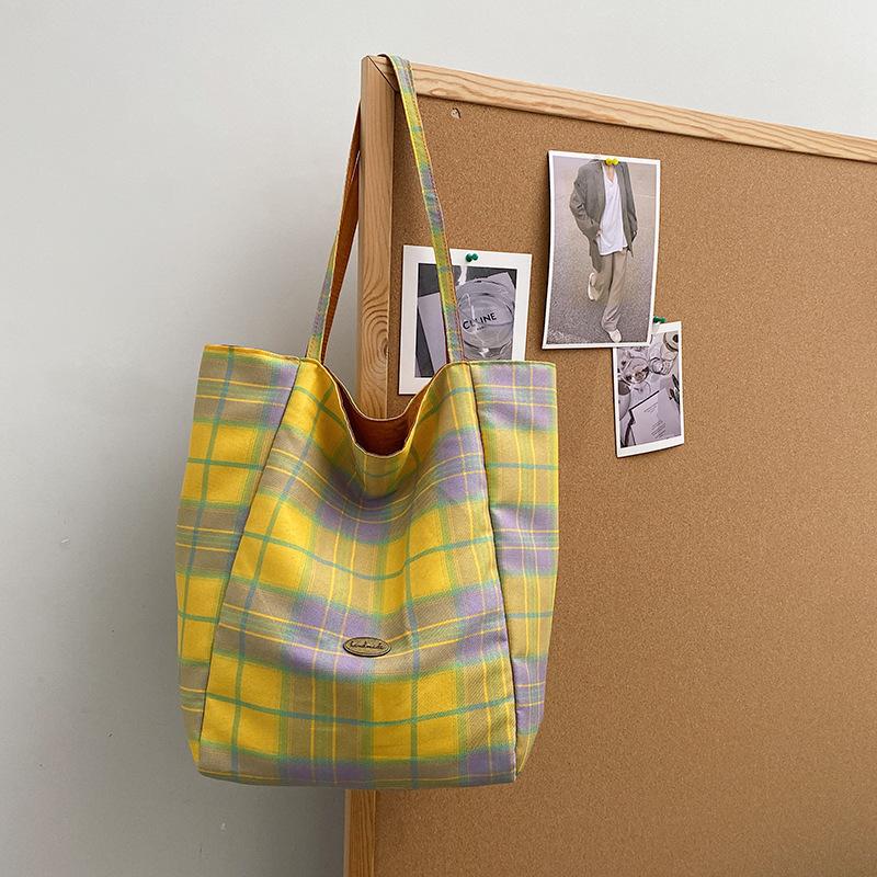 

Повседневная сумка большой вместимости для отдыха женская 2025 новая осенне-зимняя парусиновая клетчатая сумка через плечо двусторонняя сумка-тоут жёлтый