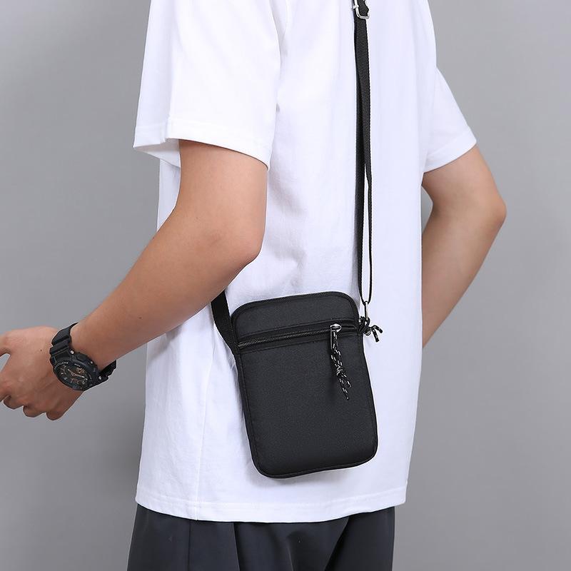 New Lightweight Portable Shoulder Bag Men's Casual Minimalist Mobile Canvas Bag Outdoor Tide Slung Bag