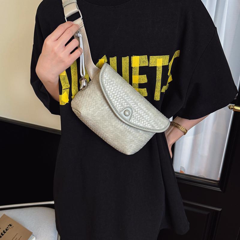 

High-end woven pattern chest bag 2025 new niche fashion crossbody belt bag retro trend one-shoulder crossbody women s bag
