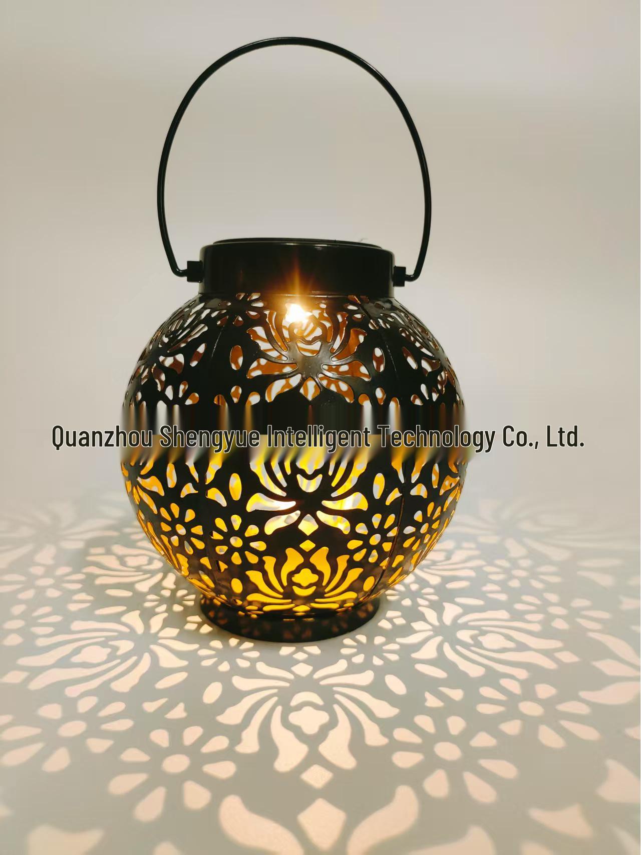 

European-Style Solar Wrought Iron Lantern: Outdoor Garden Flower Ornament with Hollowed Petal Design чёрный