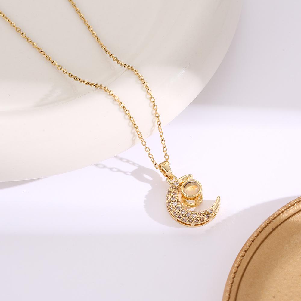 Hochwertige Damen Halskette aus Titanstahl mit vierblättrigem Kleeblatt - Nicht verblassend, vielseitige Schlüsselbeinkette