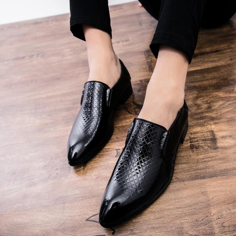 Business-Schuhe für Herren, Slip-On-Loafer im britischen Stil, lässige formelle Lederschuhe, Herrenschuhe, Yuppie-Brogue-Schuhe, männlich