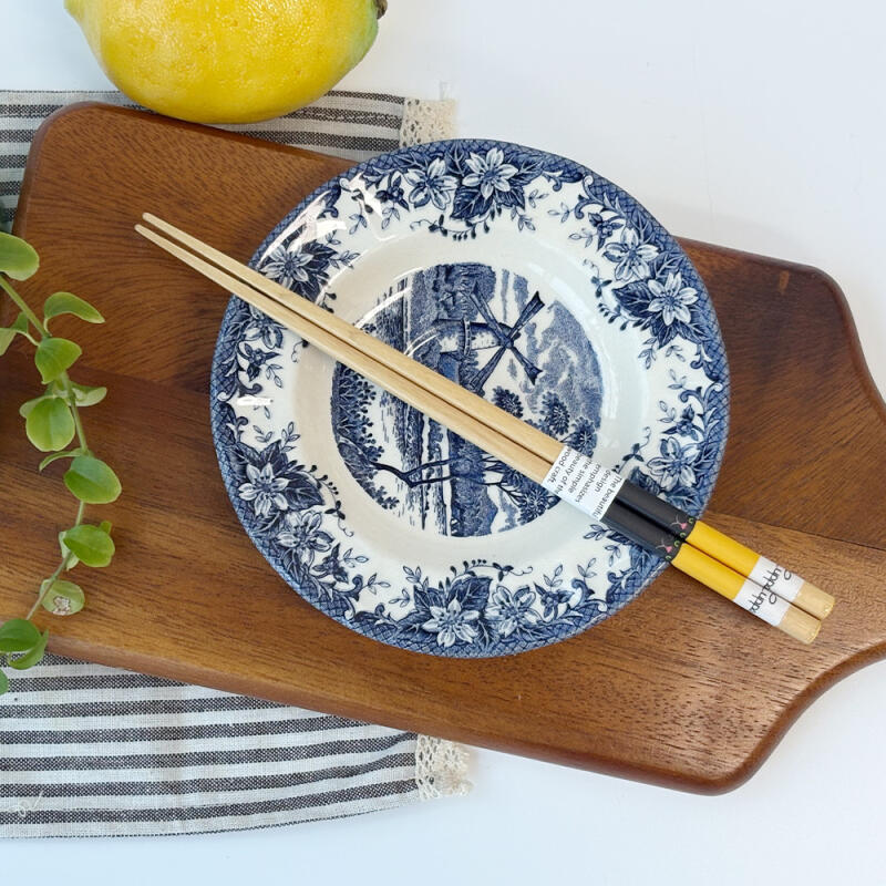 Sugarland Natural Wood Cat Chopsticks Yellow