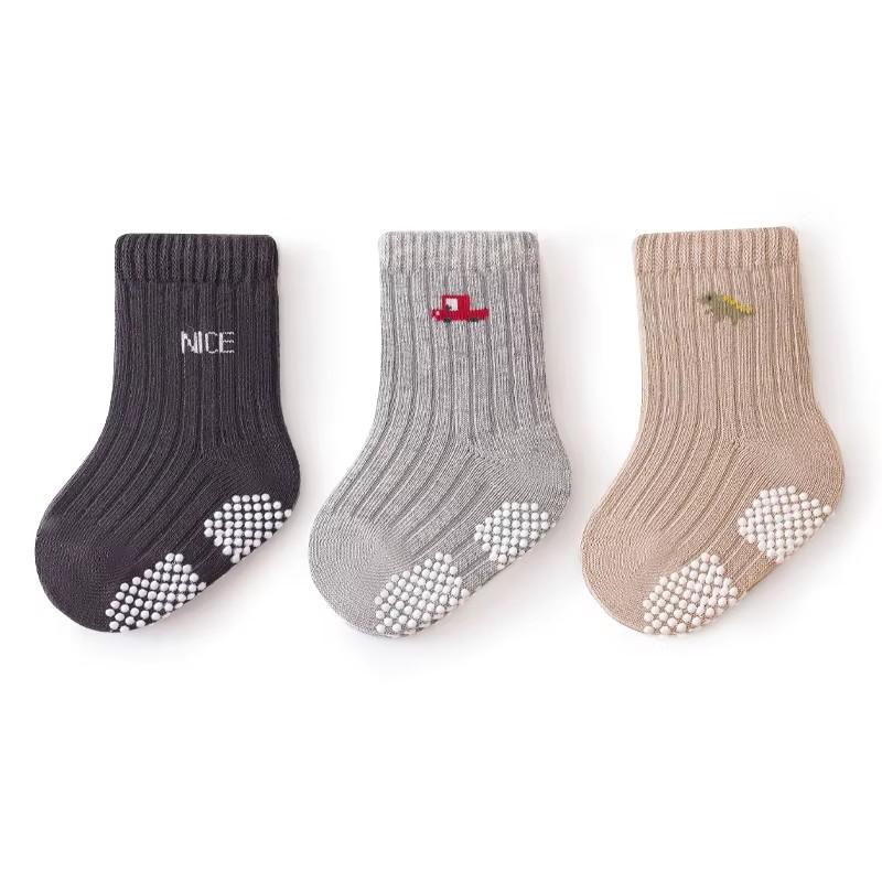 New 3 Pairs/Lot Autumn Winter 0-5Y Baby Boys Girls Non-Skid Embroidery Cartoon Socks Children Pure Cotton Solid Gripper Socks