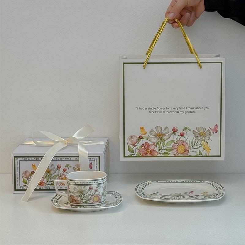 Keramik Kaffeetasse und Teller Geschenkbox Set Ein hochwertiges und Retro-Geschenk für Mädchen