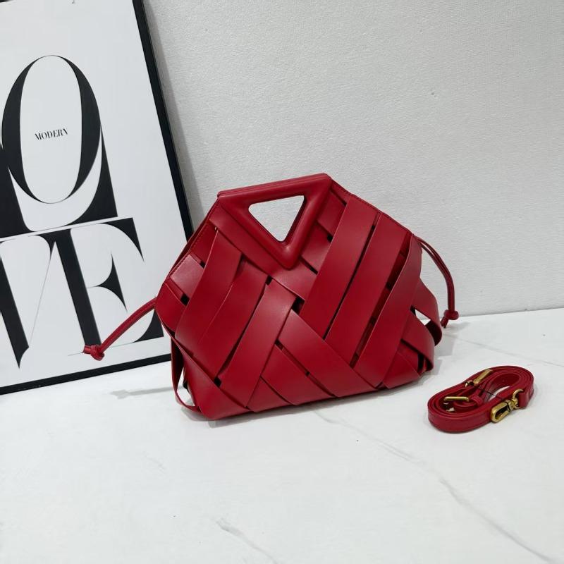 Nova cesta de vegetais bolsa feminina tecida triângulo invertido fivela magnética bolsa gaiola de pássaro bolsa de mão tiracolo mensageiro