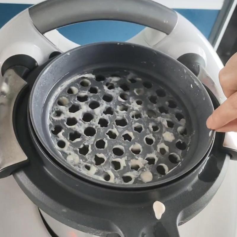 Convenient Dough Strainer Kit Kitchen Appliances Batter Dispenser Flour Sifter Food Processing Equipment Plastic Texture