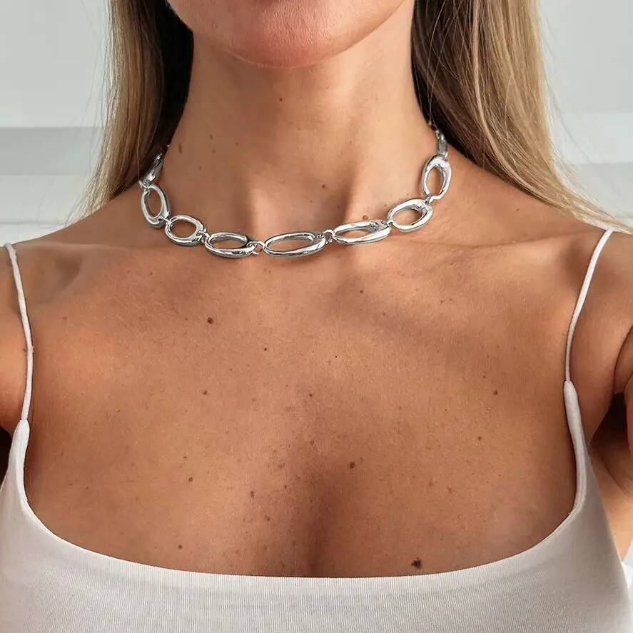

Salircon New Elegant Hollowout Oval Link Necklace Women Simple Gold Color Smooth Metal Adjustable Clavicle Choker Jewelry Gift