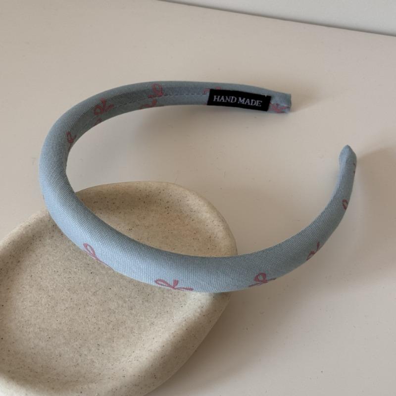 Sweet Bow Hairband for Girls with High Forehead, Suitable for Washing Face and Applying Makeup, with A Hair-styling Function.