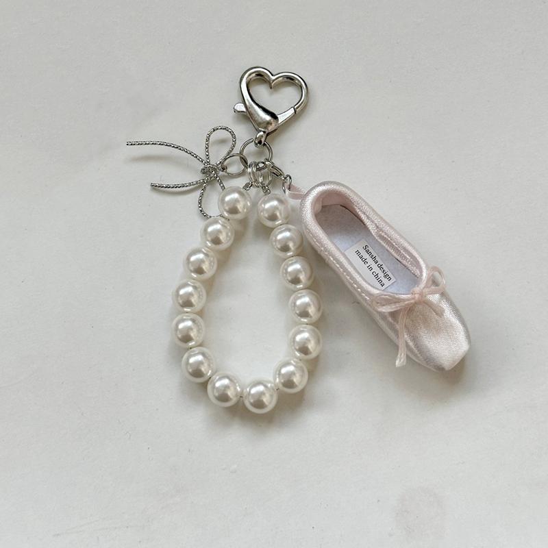 

WTEMPO Мини Брелок-подвеска с жемчугом в виде бантика, Брелок в форме туфельки, Подвески для сумок с брелоком, Сувенирные подарки для танцоров балета и любителей балета 1pc розовый