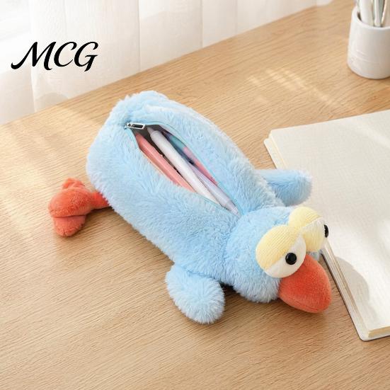 Fluffy Pencil Holder Plush Bird Case, Creative Bag, Cute Shape Shaped Case Stationery Storage Funny Expression Pen Pouch for Students And Travel