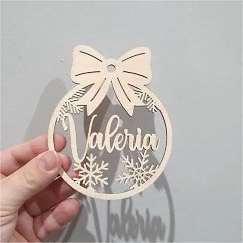 Personalized Different Name Christmas Ornament Custom Christmas Bauble Laser Cut Snowflakes Decoration Wooden Hanging Gift
