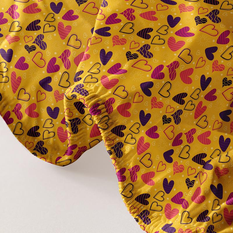 1Pcs Yellow Bottom Various Hearts Pattern Brushed Fitted Sheet, Printed Bed Cover For Bedroom, Bedding (Excluding Pillowcases)