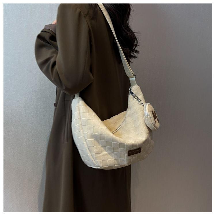 Canvas-Tasche für Damen Groß Modische Breitband-Umhängetasche Beliebte Frottee-Gitter-Nische Herbst und Winter Knödeltasche