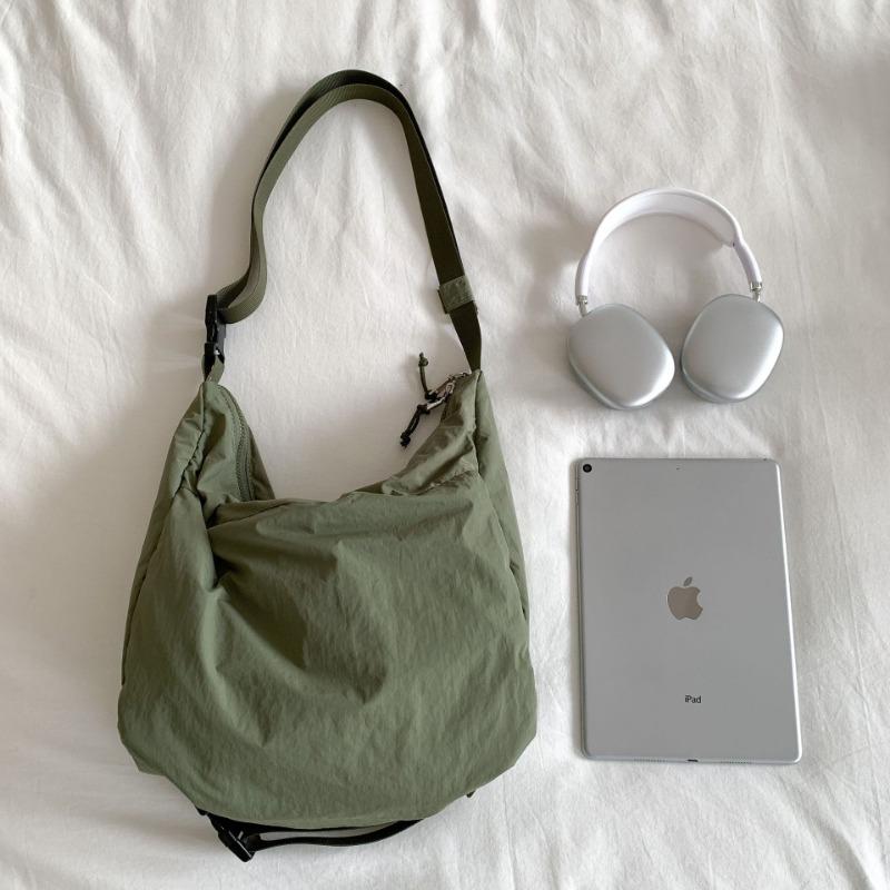 

Сумка большой вместимости сумка-мессенджер женская летняя новая сумка на плечо однотонная повседневная нишевая нейлоновая сумка-пельмень зелёный