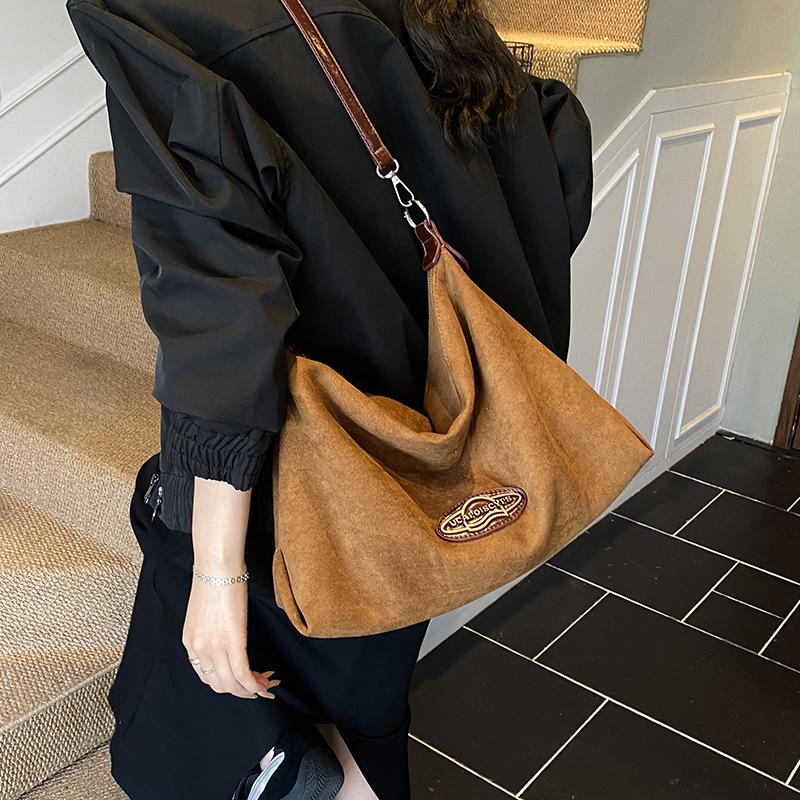 Daily commuting versatile bag women's 2025 new autumn and winter high-end messenger bag women's bag large-capacity shoulder bag