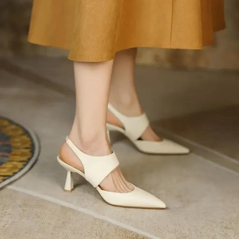 Fashion Sandales à talons hauts pour femmes, chaussures à bout pointu, style romain, document solide, nouvelle collection 2024