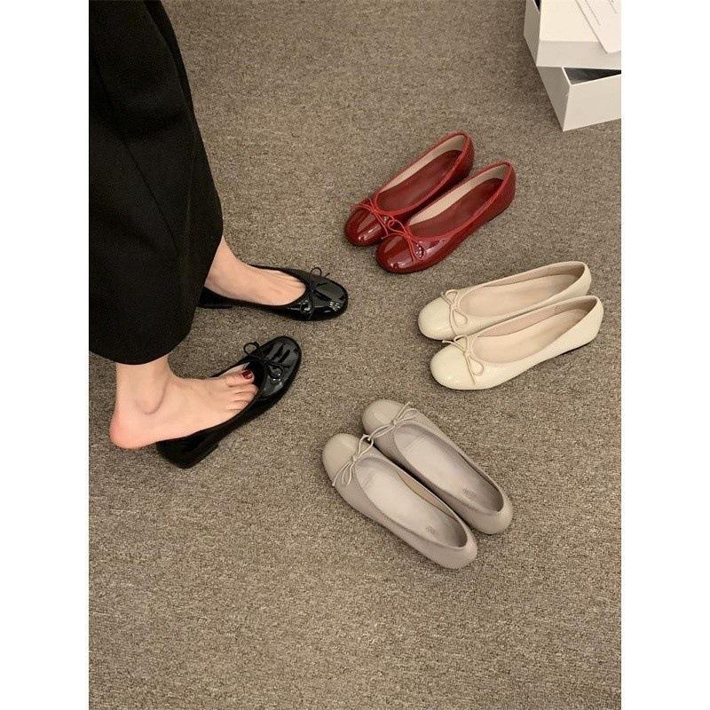 25 spring niche round head ballet shoes flat bow light mouth single shoes French retro patent leather small red shoes
