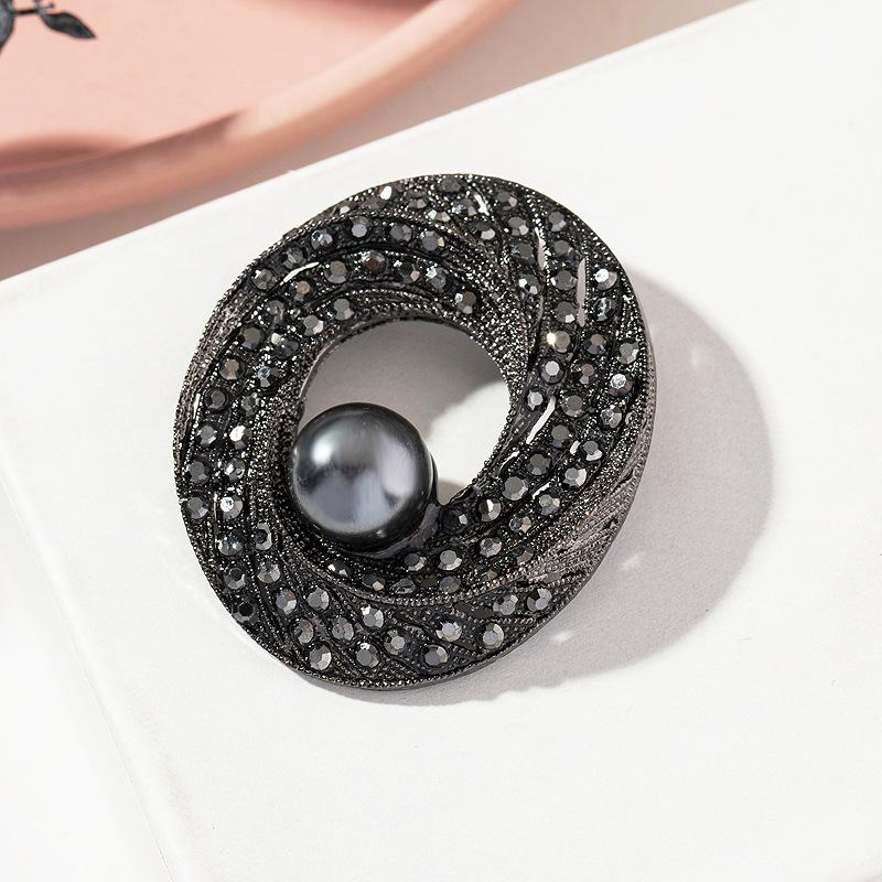 Gun Black Rhinestone Bow Brooches For Women Pearl Plant Pin Flower Lapel Pins Office Party Friend Gifts Jewelry Accessories