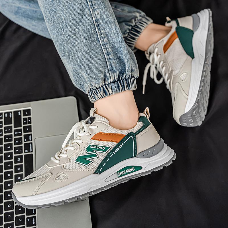Neue Vier-Jahreszeiten-Netz-Dicke-Sohle Mittelschüler Weiche Sohle Dämpfung Bequem Sport und Freizeit Papa Schuhe