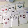 Set di Orecchini a Bottone e Collana con Quadrifoglio Fortunato - Versatile e Stiloso.
