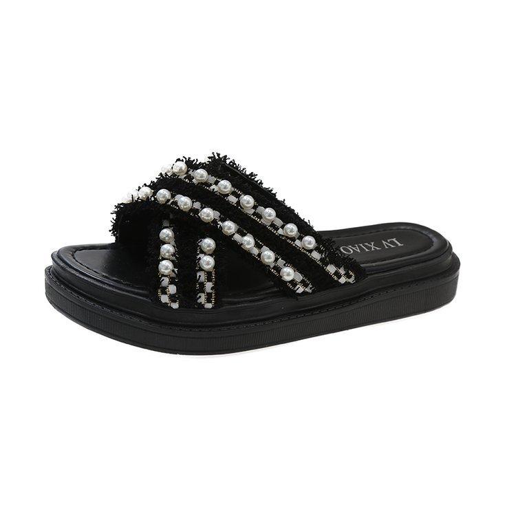 Dicke Sohle Hausschuhe Damen Sommer Koreanische Version der neuen Xiaoxiangfeng Kreuz Perle Mode Außen tragen Muffin coole Hausschuhe