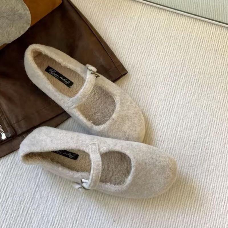 Fairy wind word with Mary Jane fluffy shoes autumn and winter new outer wear late evening wind velvet flat beanie shoes