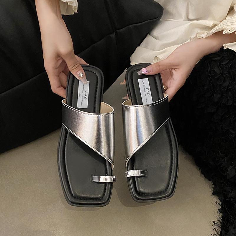 2025 Summer Women Leather Flip Flops Fashion Open Toe Solid Color Simple Leather Surface Versatile Women Slippers Tongs Femme