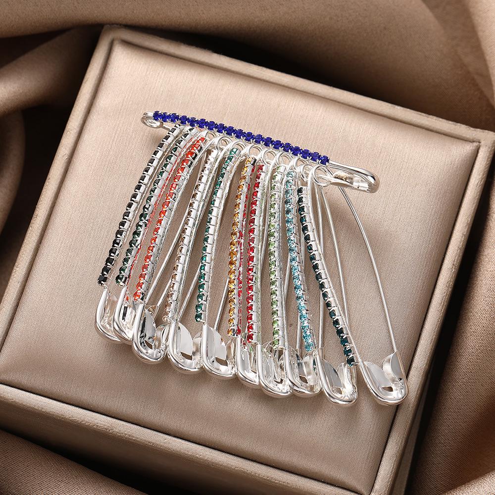 Vibrant Waist-Hugging Pin: Adjustable Jeans Waistline Alteration & Decorative Brooch