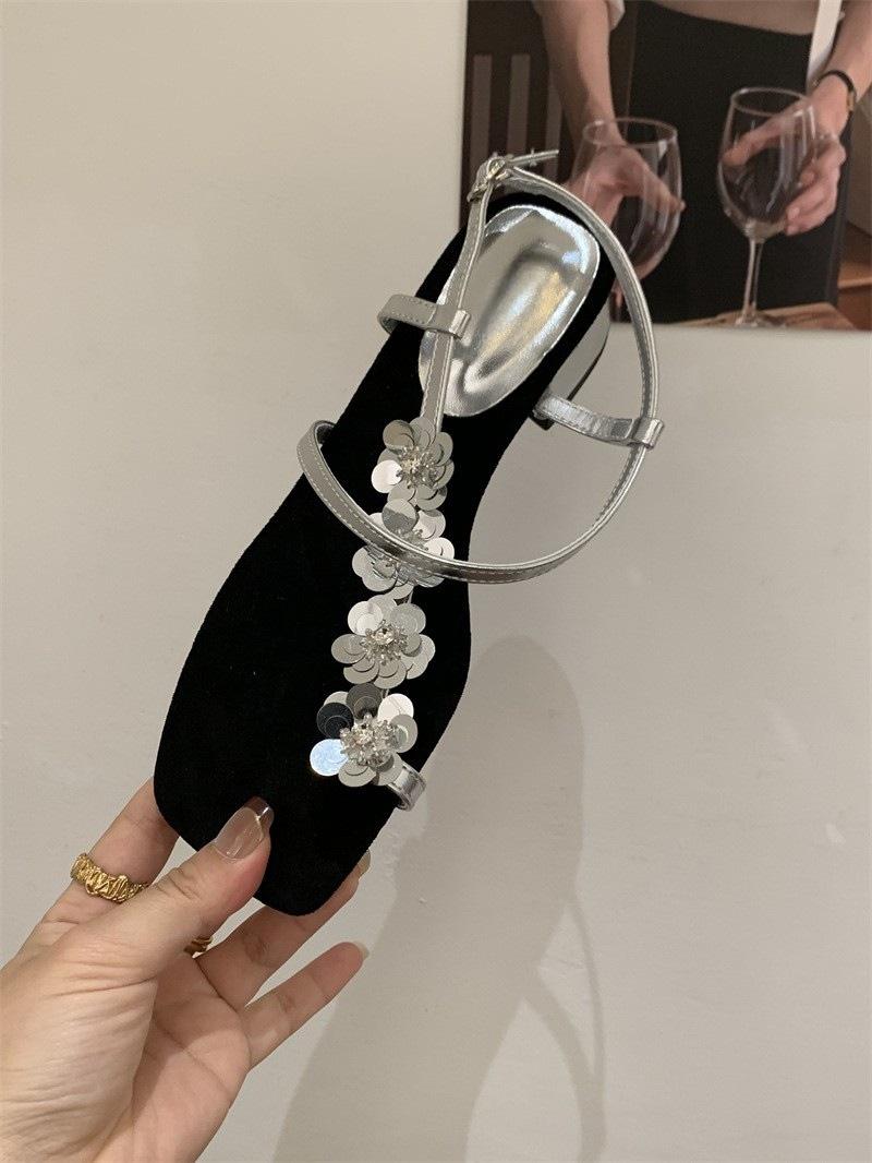 

French square head niche design sequined flower cover toe sandals women s soft sole with skirt thick heel beach Roman shoes women s 35