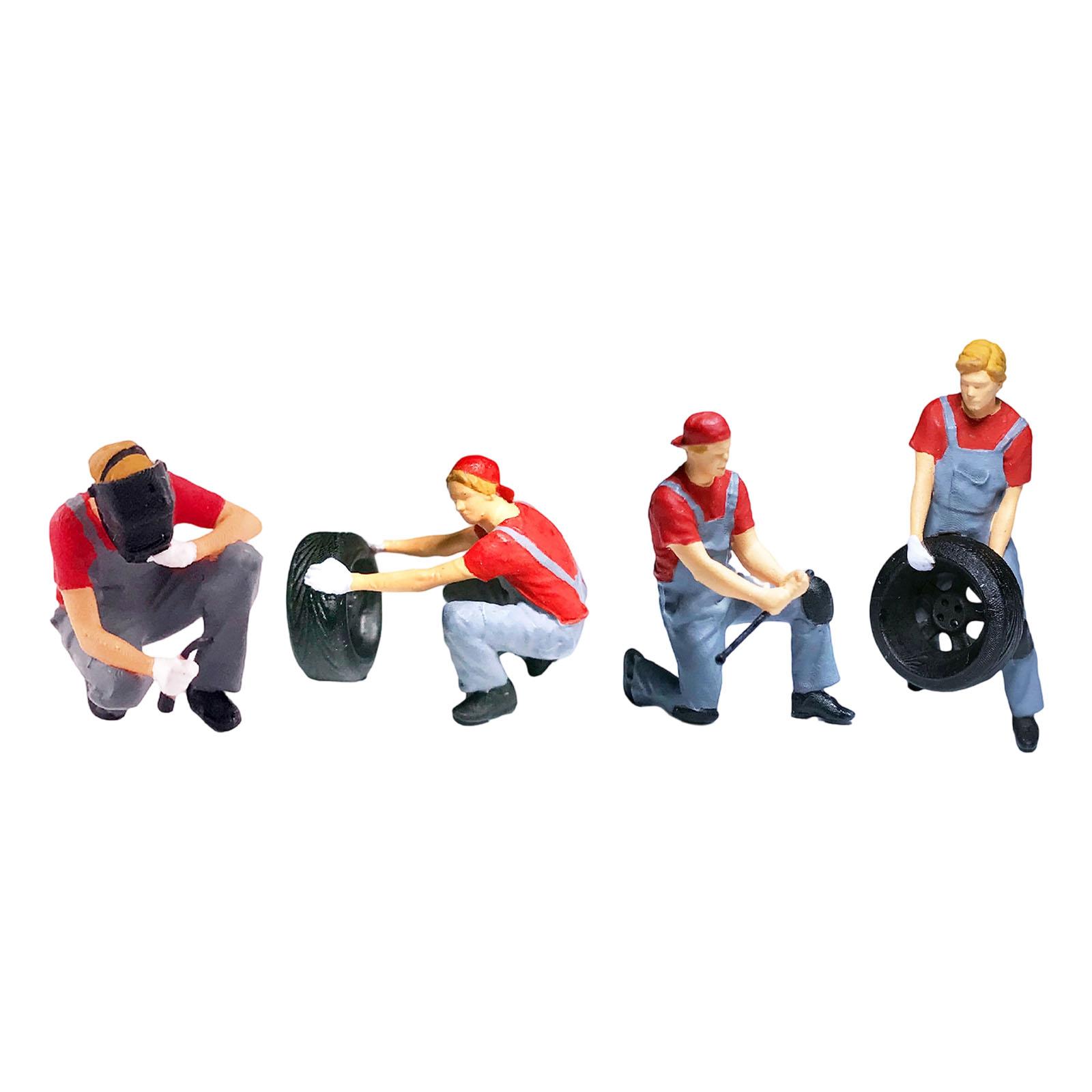 1:64 Scale Hand Painted Miniature Figure Realistic Miniature People Repairman Figure Model for Photography,Collector