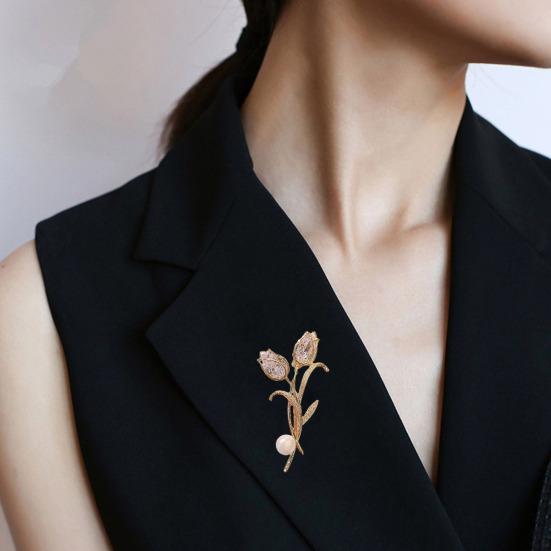 Women Brooch Sparkling Cubic Zirconia Imitation Pearl Decor Tulip Design Lapel Pin Sweater Scarf Holder Jewelry Accessories