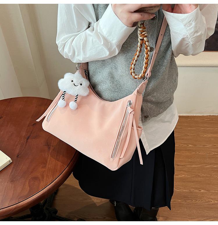 2024 Retro Large-Capacity Women's Contrast Color Shoulder Bag - Autumn/Winter Commuter Pillow Messenger