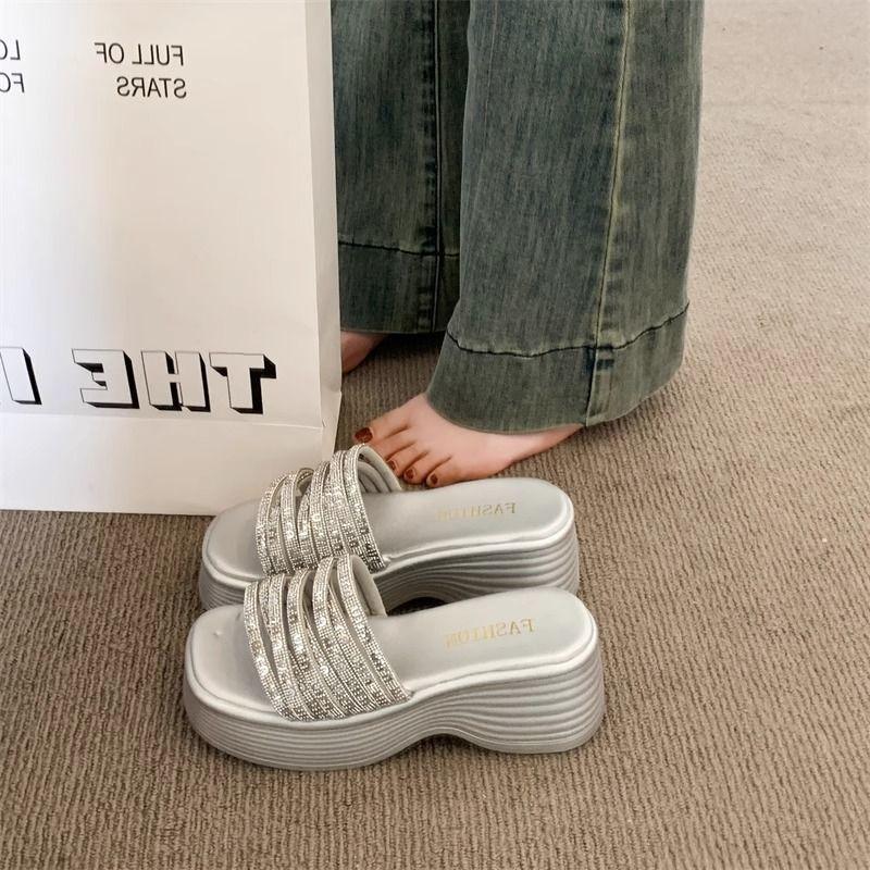 With skirt thick-soled one-word slippers for women's 2025 summer new wear high-value slope-heeled rhinestone open-toed cool slippers