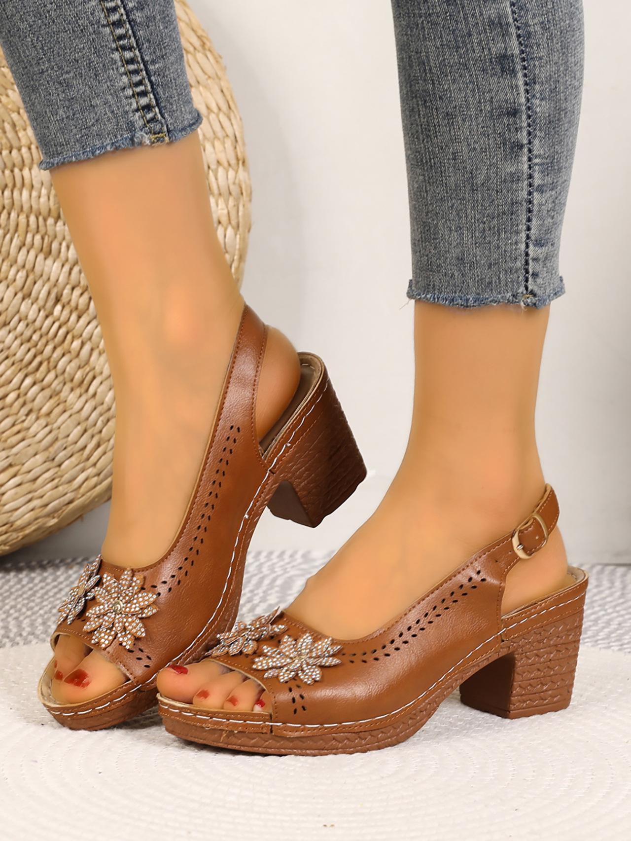 

Летние новые женские высокие сандалии больших размеров с цветочным принтом и толстым ремешком из Европы и США в стиле повседневных пляжных римских сандалий. 41 коричневый