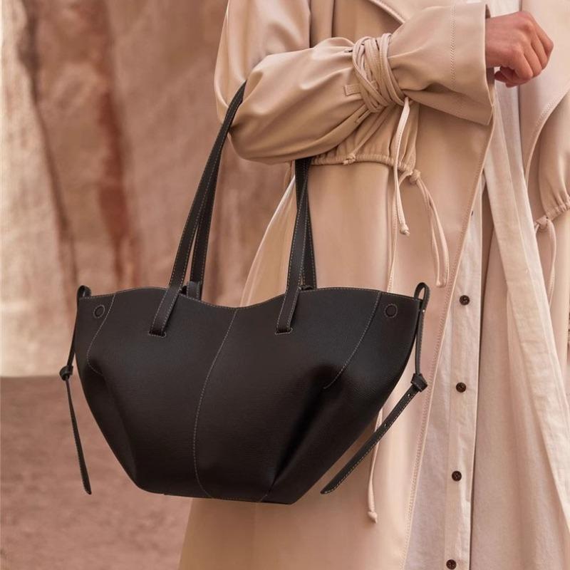 Spring New Lychee Pattern Women's Tote Bag Fashion Simple High Capacity Dumpling Bucket Bag Ladies Solid Color Shoulder Underarm Bags with Small Pouch