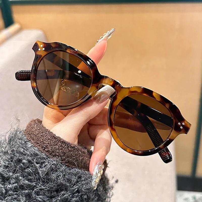 Oval Sunglasses Women Fashion Clear Black Orange Shades Retro Rivets Men Punk Trending Sun Glasses UV400