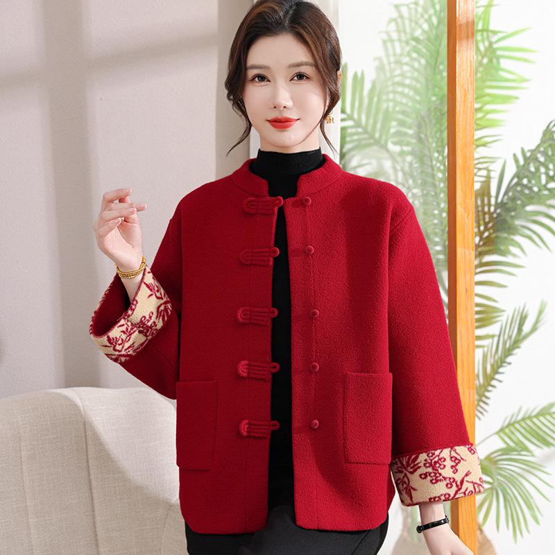 Autumn Cardigan: Stylish and Warm Outerwear for Moms and Mid-Aged Women, New Chinese Style Loose Knit