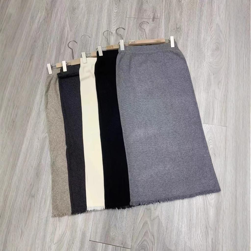 New Slimming Tassel-edge Knit Midi Skirt for Autumn and Winter, High-waisted Solid Color Elegant Simple Knitted Mid-length Skirt