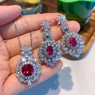 Bijoux Imitation Rubis Sang de Pigeon Luxe Sertis Ensemble de Bijoux Pendentif Principal 9 * 9 * Boucles d'Oreilles Puces 6 * 8