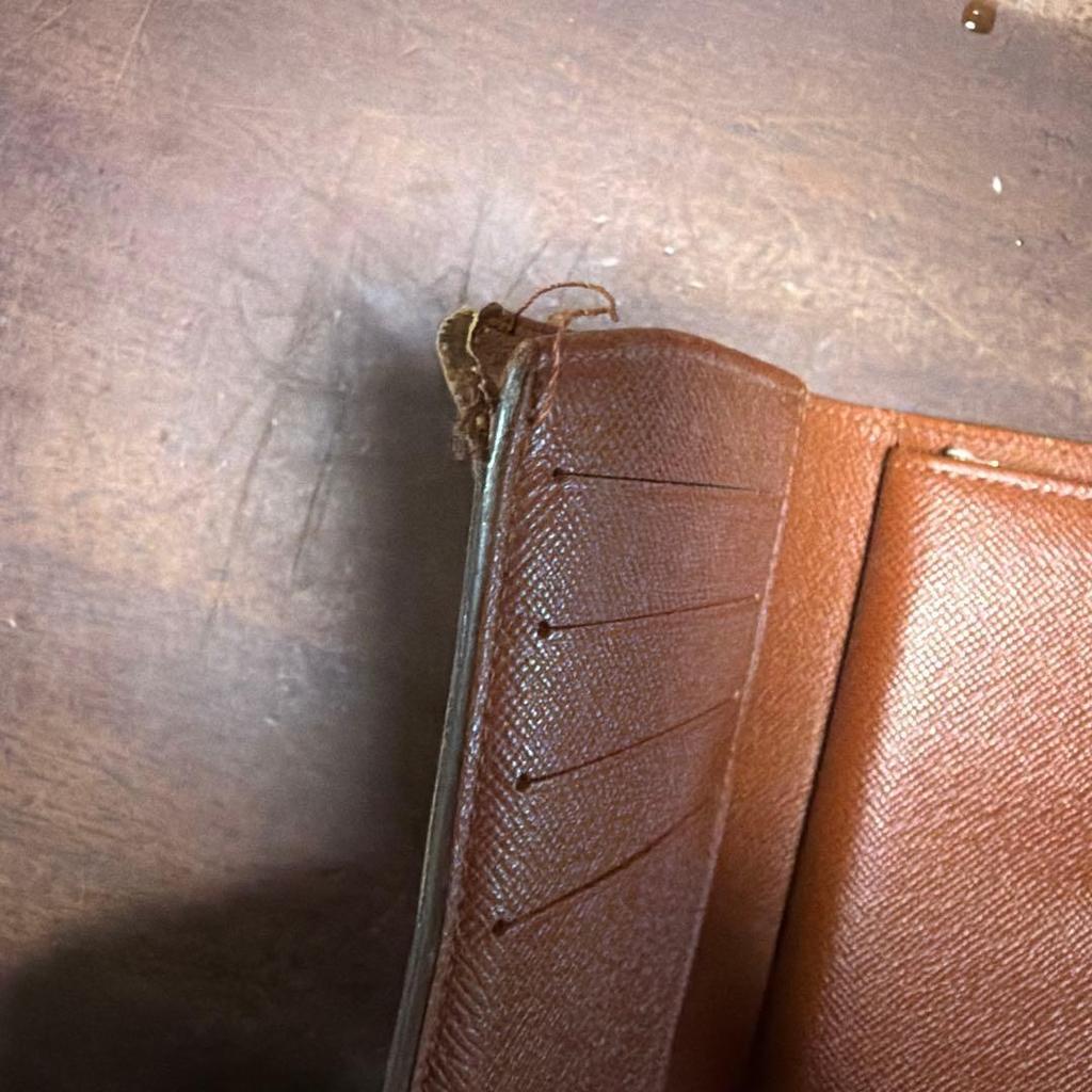 Used Louis Vuitton Portefeuille Viennois Bifold Wallet with Clasp