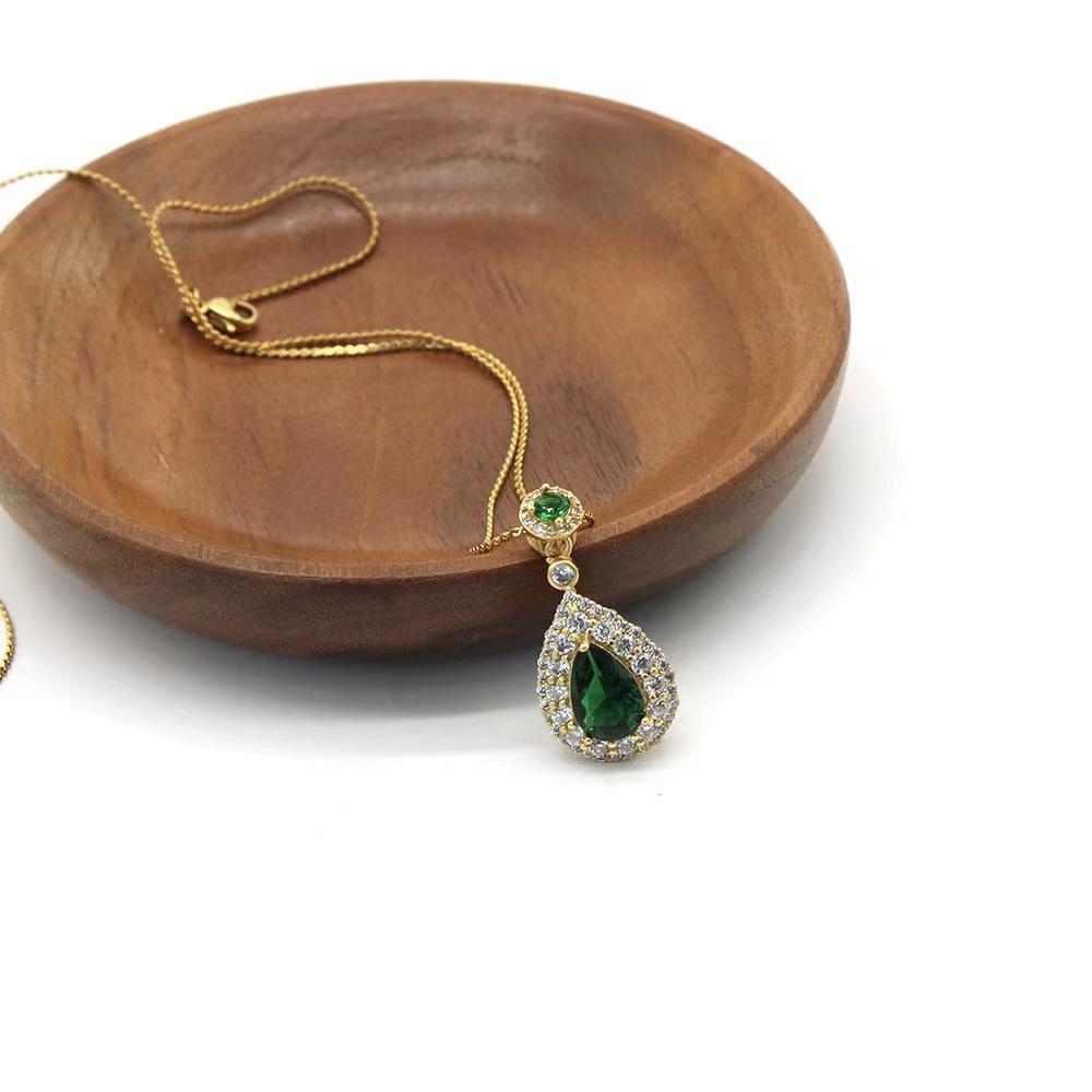 Exaggerated Minimalist Jade Water Drop Pendant Necklace with Diamond Inlay