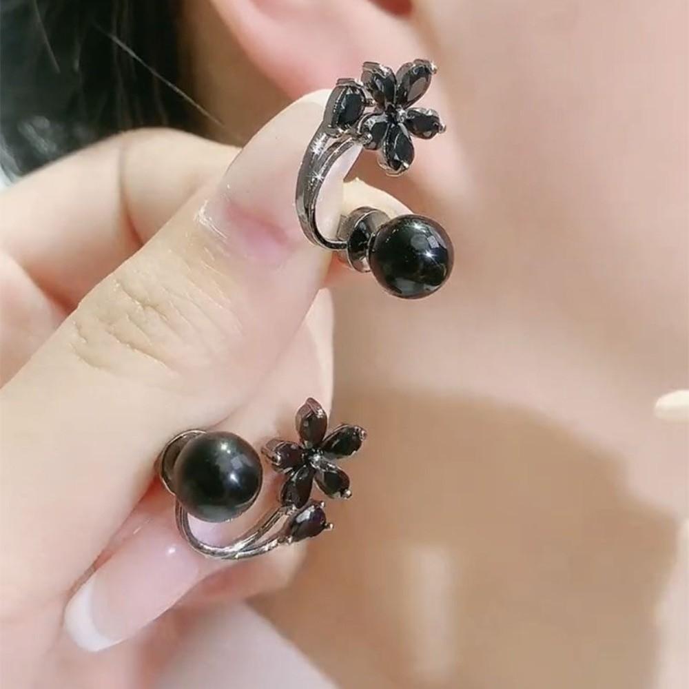 Simple Flower Ear Studs Light Luxury Ladies U-shaped Earrings Crystal Flower Earrings  Girl
