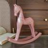 Holz Rosa Schaukelpferd Miniaturfigur Kinderzimmer Dekoration Handgefertigt Europäische Stile Wohnakzent Für Kinderzimmer Geschenk