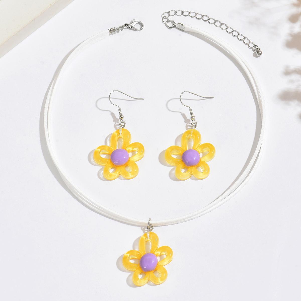 

Fashion Dopamine Hollow Flower Korean Velvet Necklace Sweet Trendy Design Clavicle Chain Ins Cross Border Jewelry Set For Ladies