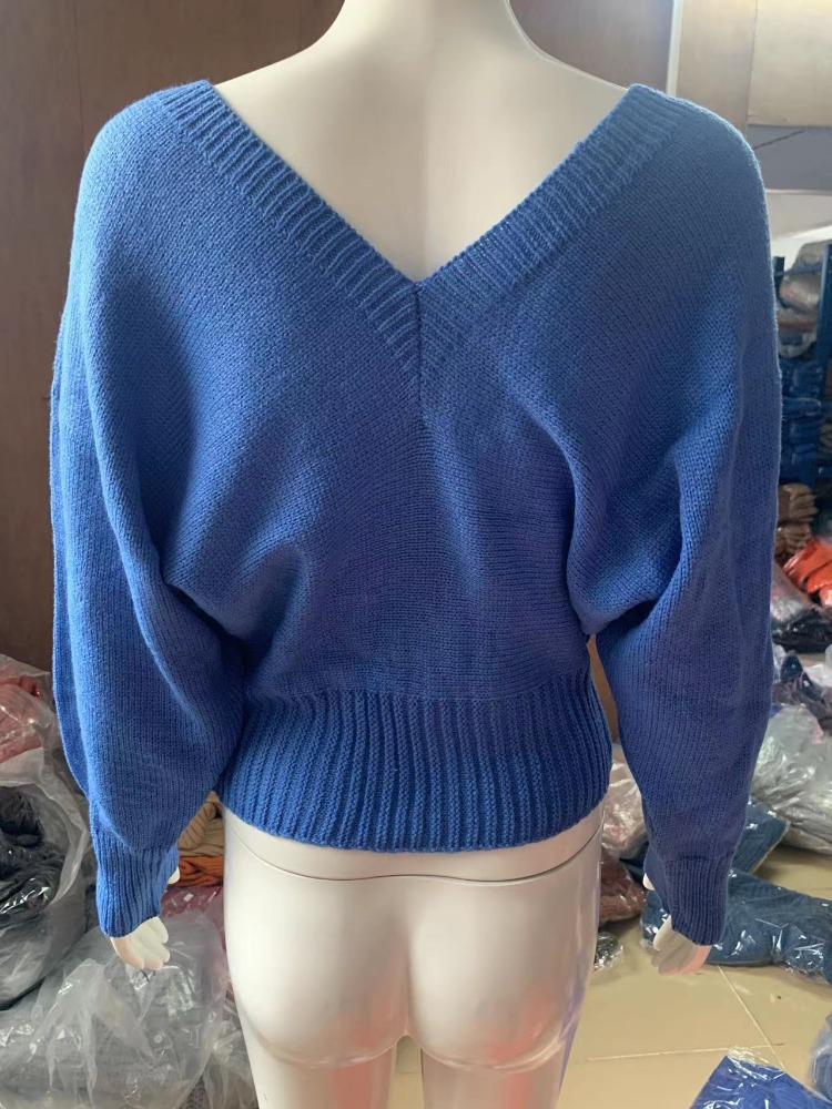 Women's Batwing Sleeve V Neck Solid Colour Knitted Base Layer Sweater Long Sleeves Luxurious Relaxed-fit Slimming and Versatile Top