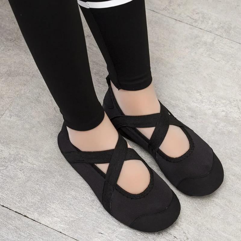 

Yoga Shoes Women s Indoor Anti Slip Breathable Home Beach Shoes Pilates Training Ballet Shoes Soft Soled Skipping Rope 33-34EU/CN34-35 чёрный