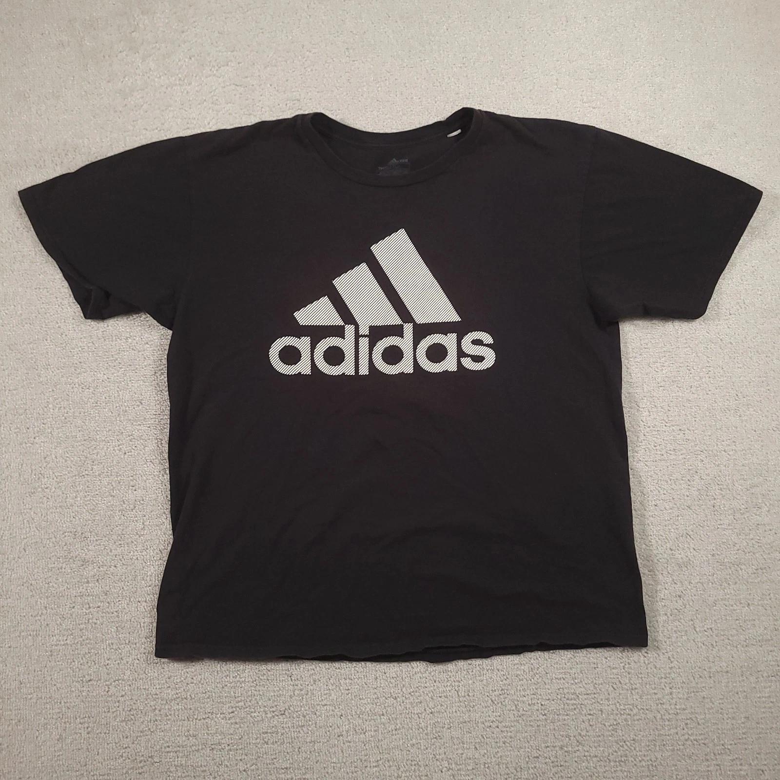 

Adidas XL Базовая футболка Черная с белым логотипом Мужская 160