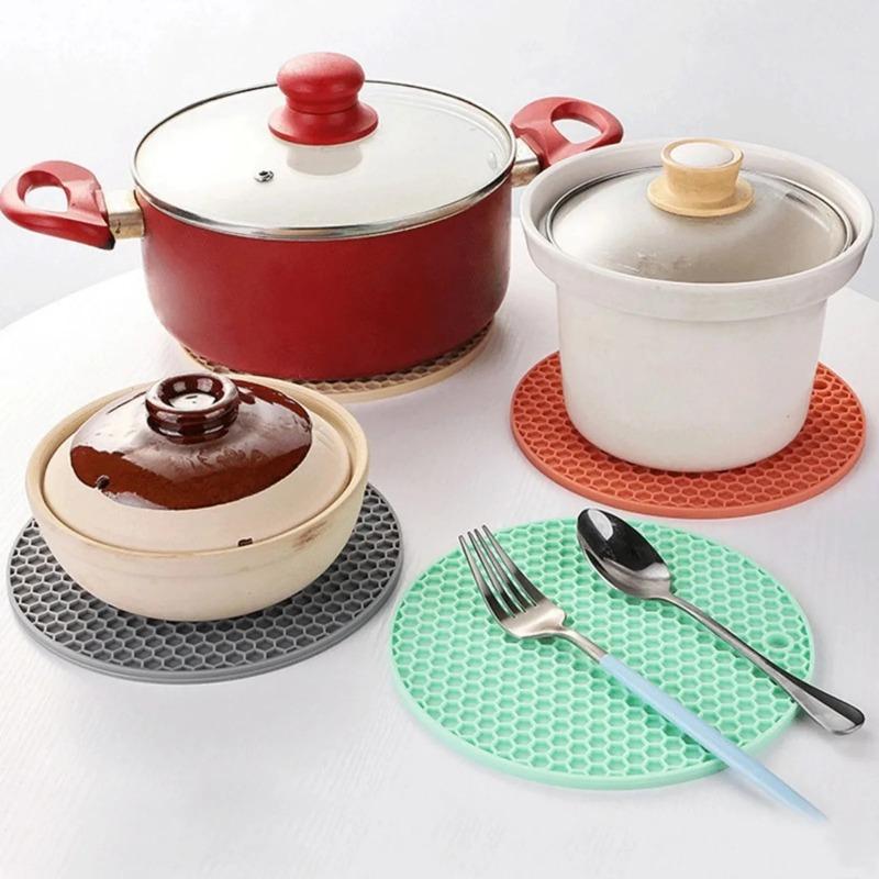 1ks silikonová podložka proti opaření Stojan na hrnce pro domácnost Ochrana kuchyňské desky Tepelně odolná protiskluzová kruhová silikonová podložka